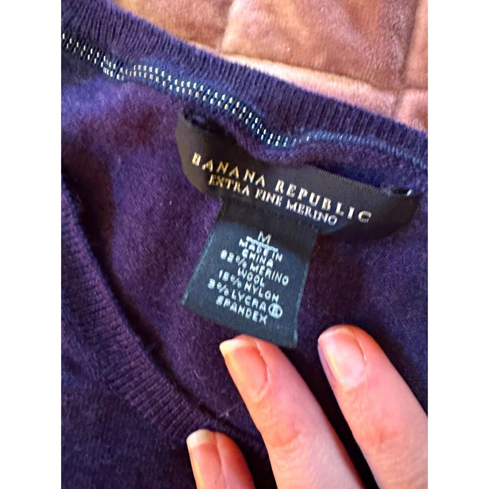 Banana Republic Women’s M Dark Purple Extra Fine Merino Wool Crewneck Sweater